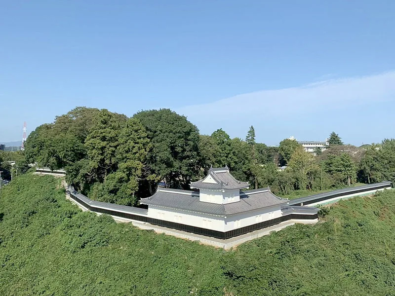 อาคารฟื้นฟูมุมซากุระจังของปราสาทมิโตะและเนินดินญี่ปุ่น 100 สถานที่สำคัญ No.14