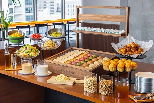 อาหารเช้าที่ร้านอาหารชั้น 18 ของ Tokyu Stay Osaka Hommachi