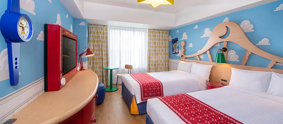 การจัดเตียงในห้องสำหรับ 4 ท่านของ Toy Story Hotel