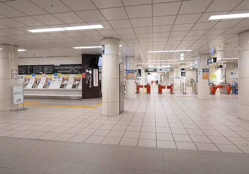 สถานีรถไฟใต้ดินฟุกุโอกะเชื่อมต่อโดยตรงกับอาคารผู้โดยสารเที่ยวบินภายในประเทศ