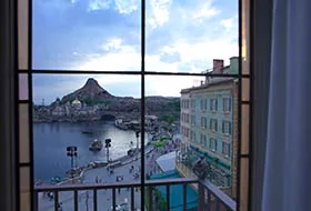 MiraCosta มาตรฐาน Harbor View จากในห้องมองเห็น Porto Paradiso