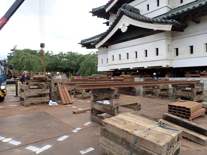 โครงการดึงและย้ายปราสาทฮิโรซากิในปี 2026 พร้อมรางรถไฟ