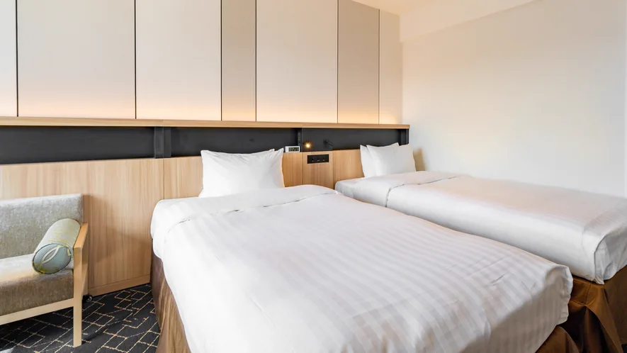 เปรียบเทียบห้องพัก Hotel Emion Sapporo และ Keio Prelia Hotel Sapporo