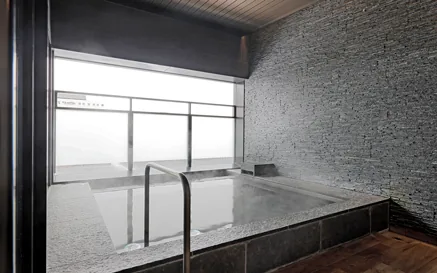 ห้องอาบน้ำใหญ่สำหรับแขกของ JR Inn Asahikawa