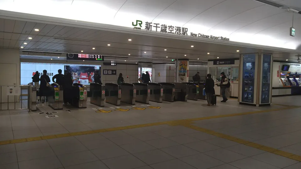 สถานี New Chitose Airport ซึ่งช่วยลด last-mile ระหว่างรถไฟกับอาคารผู้โดยสาร