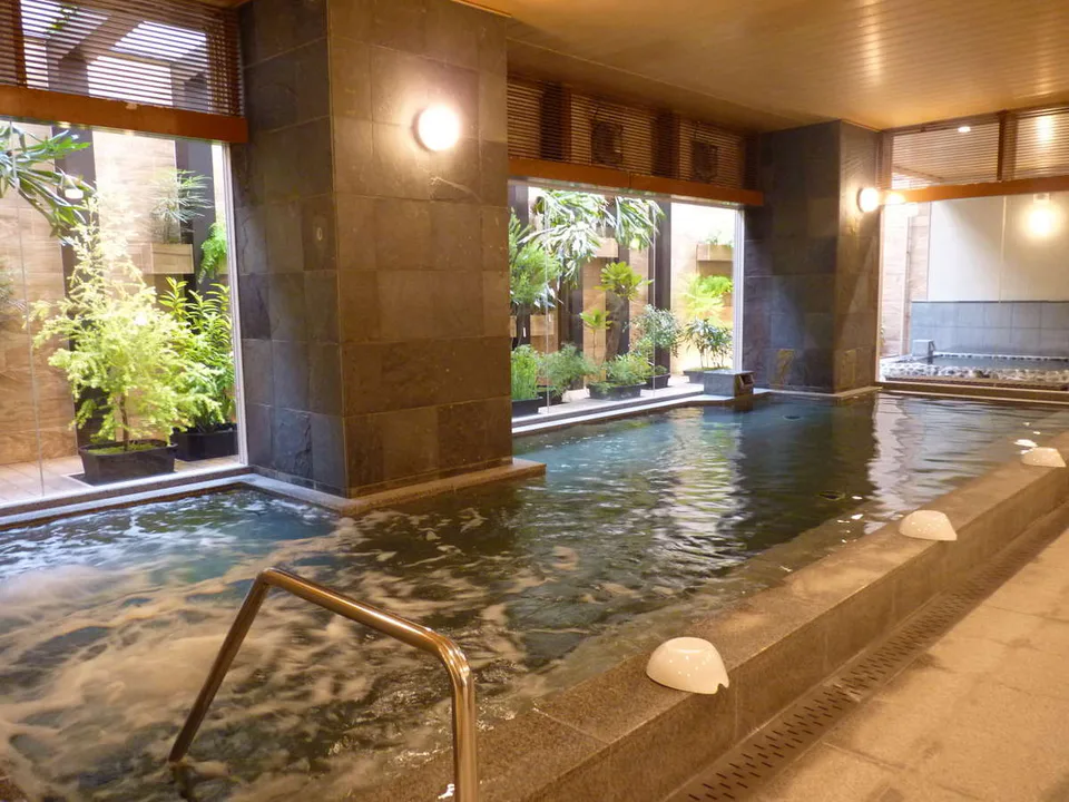 โรงแรมฮิโรชิม่า CROOM Nishitetsu Onsen ห้องอาบน้ำแร่ธรรมชาติขนาดใหญ่
