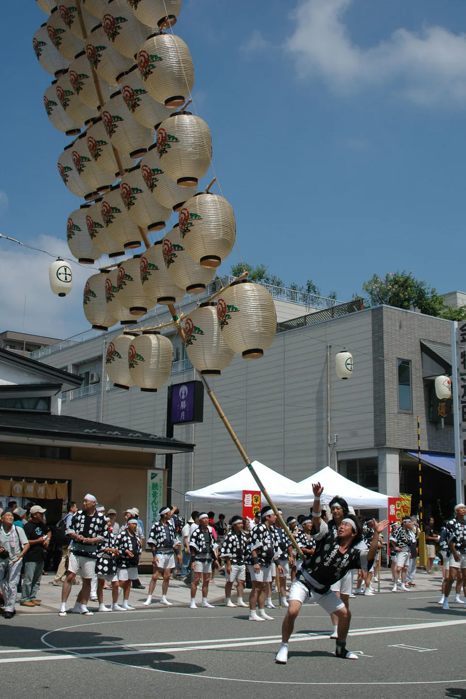 Akita Kanto Matsuri 2026｜พัก 1 หรือ 2 คืน? ที่นั่ง การแข่งขันกลางวัน และการเดินทาง