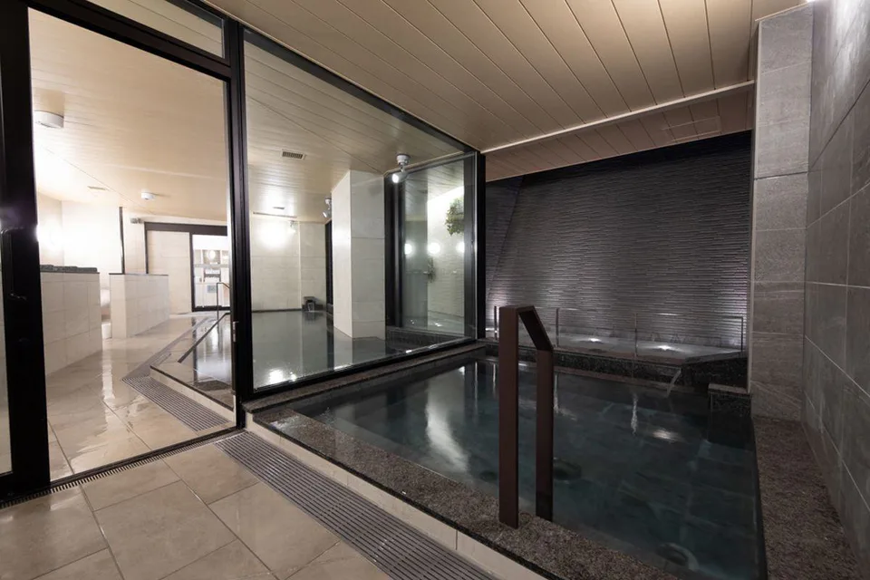 ภาพจริงของโรงแรมออนเซ็นฟุกุโอกะ Nishitetsu Hotel CROOM Hakata Gion