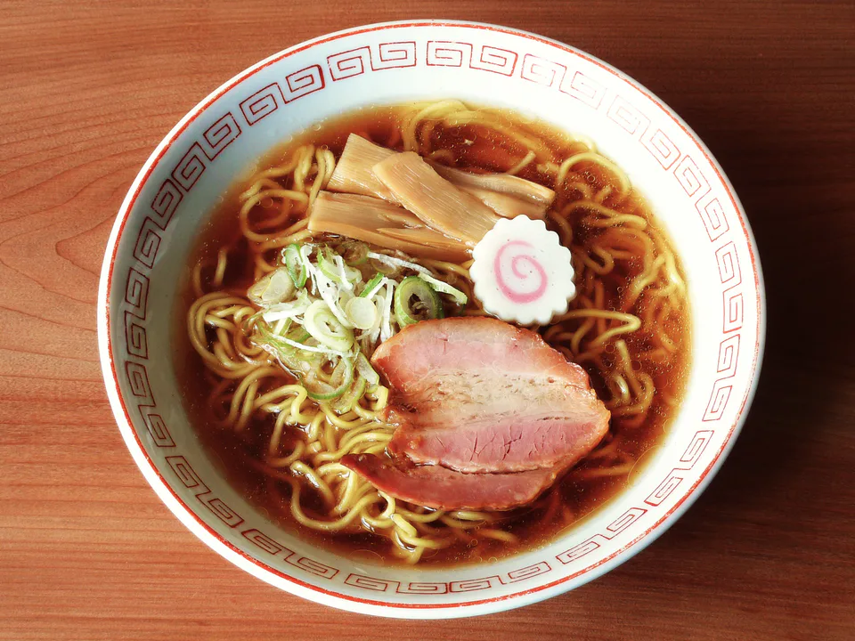 เมื่อร้านอาหารใน Nisekoเต็ม ให้เปลี่ยนไปกินราเมนหรืออาหารร้อนง่ายๆ ในพื้นที่เดียวกันเป็นแผนสำรองระดับสอง
