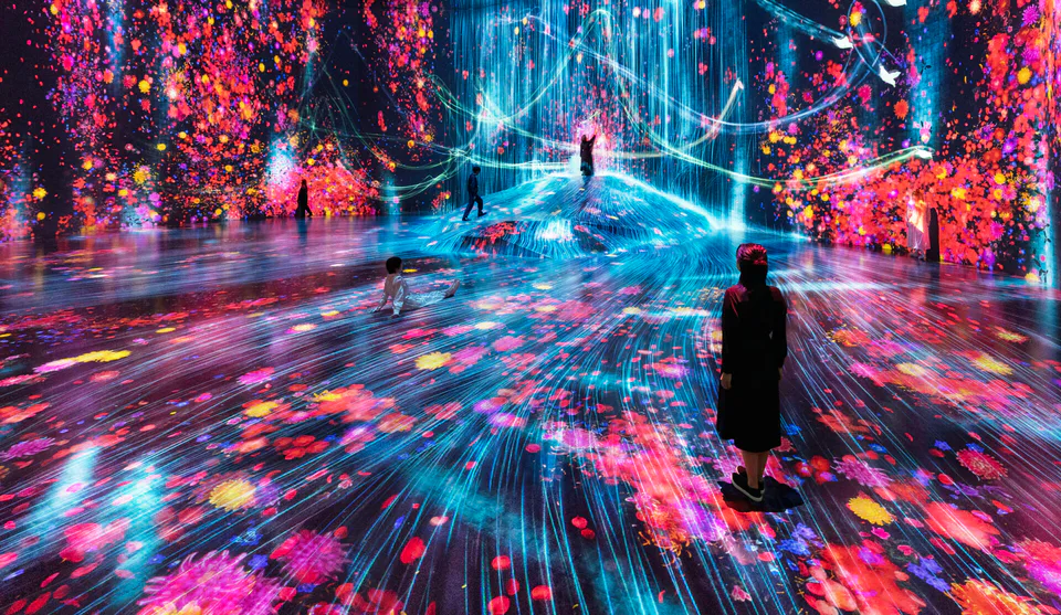 teamLab Borderless Universe of Water Particles ผลงานศิลปะที่มีการเคลื่อนไหวของน้ำและดอกไม้ในพื้นที่อย่างเต็มอิ่ม