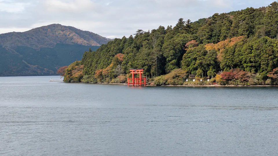 Lake Ashi และ Hakone Shrine มักอยู่ช่วงปลายของเส้นทาง loop จึงต้องเผื่อเวลาเดินทางกลับโรงแรมหรือ Odawara