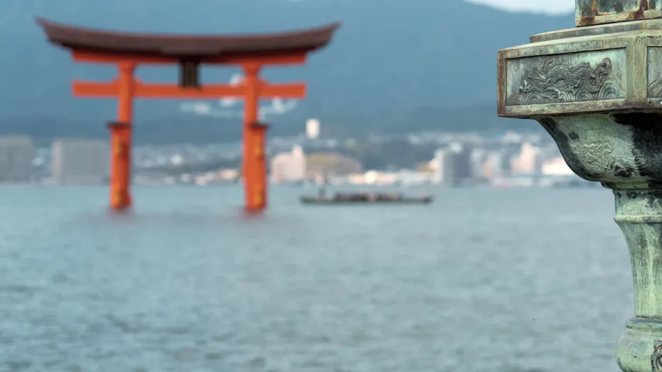 Miyajima และ Onomichi เป็นประสบการณ์ Seto Inland Sea คนละแบบ แต่ในทริปสามวันทั้งคู่แข่งขันกันเพื่อวันเต็มที่มีจำกัด