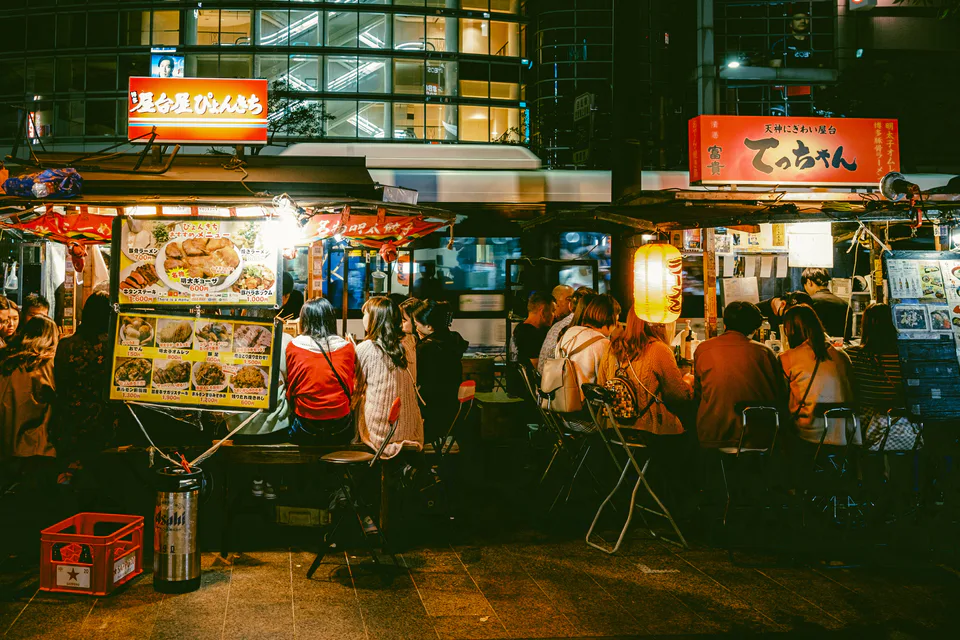วิวแม่น้ำกลางคืนและร้านอาหารริมแม่น้ำในนากาสุ โอกะ เหมาะสำหรับชีวิตกลางคืนแต่ควรพิจารณาเรื่องเสียงรบกวน
