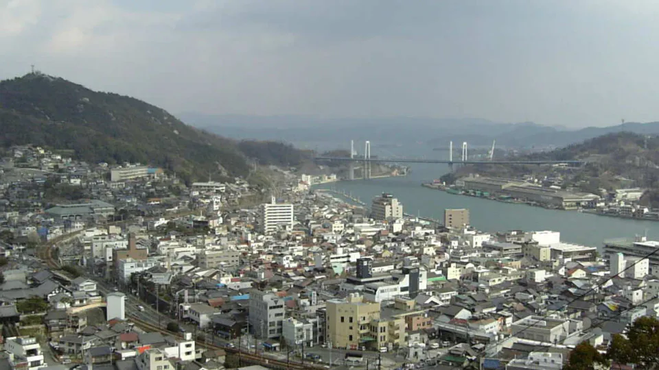วิว Onomichi Channel จากบริเวณ Senkoji ซึ่งต้องแลกด้วยเวลาเดินบนเนิน ไม่ใช่แค่เวลารถไฟจาก Hiroshima
