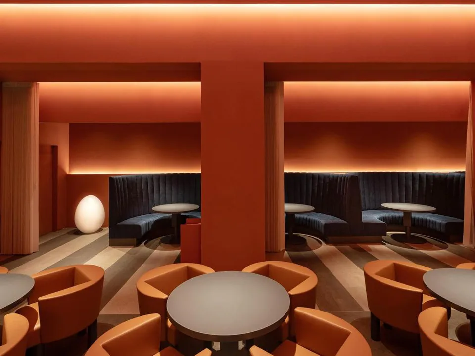 เลานจ์ HOTEL IL PALAZZO เหมาะสำหรับคู่รักในฟุกุโอกะและเส้นทางกลางคืนในชุนจิ